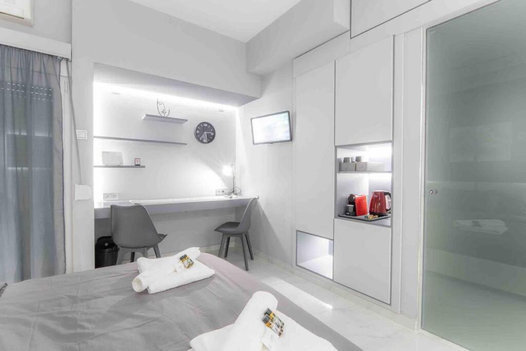Lux Seaside Apartment By Volos Hospitality Экстерьер фото